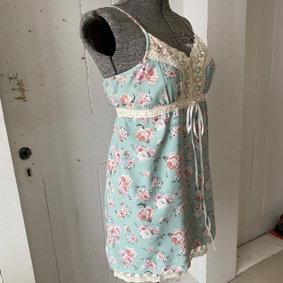 Pura Vida Tops Nwt Floral Lace Baby Doll Tank Top Size Lg Poshmark